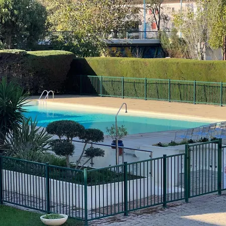 T2 Avec Veranda Et Piscine A La Napoule *