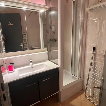 T2 Avec Veranda Et Piscine A La Napoule